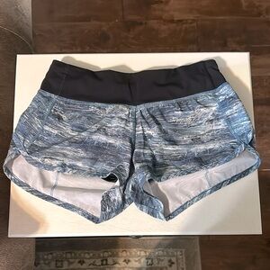 Lululemon Speed Ups Low Rise Size 2. 
2.5 inch
Retired pattern